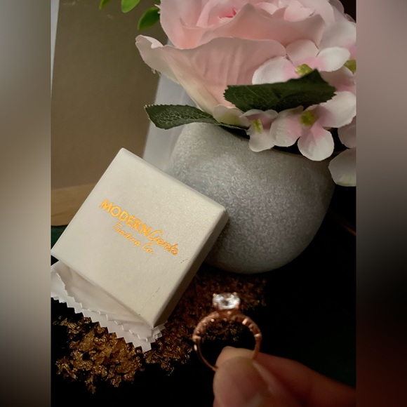 Modern Gents - The Sofia Rose Gold Vintage - Size 4 - Picture 7 of 11